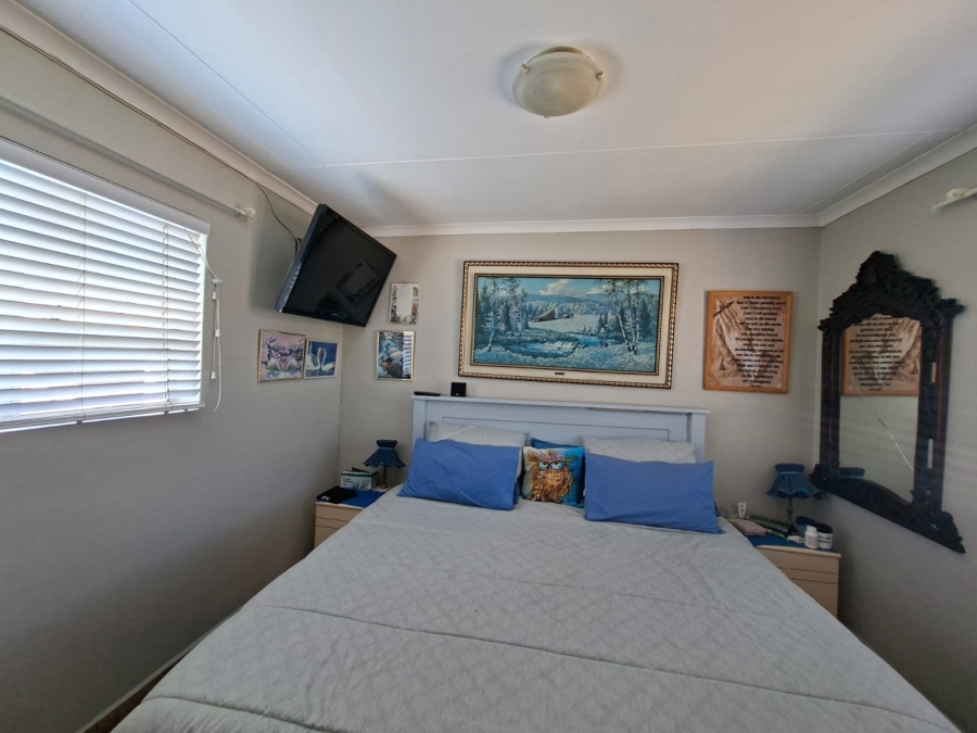 2 Bedroom Property for Sale in Hartenbos Central Western Cape